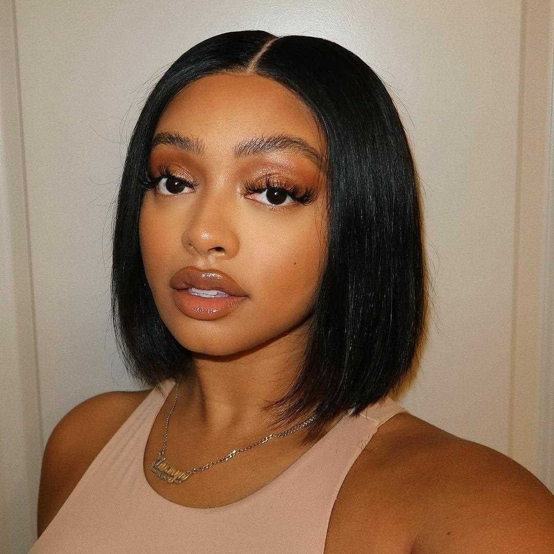 Worth | Natural black Glueless 2x6 Closure Lace Bob Wig Middle Part