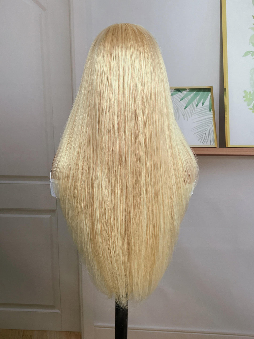 The UNice 180% High Density 13x4 Lace Front Straight Hair Wig Layered Butterfly Haircut product image shows a wig on a manne and straight texture, 13x4, lace finish.